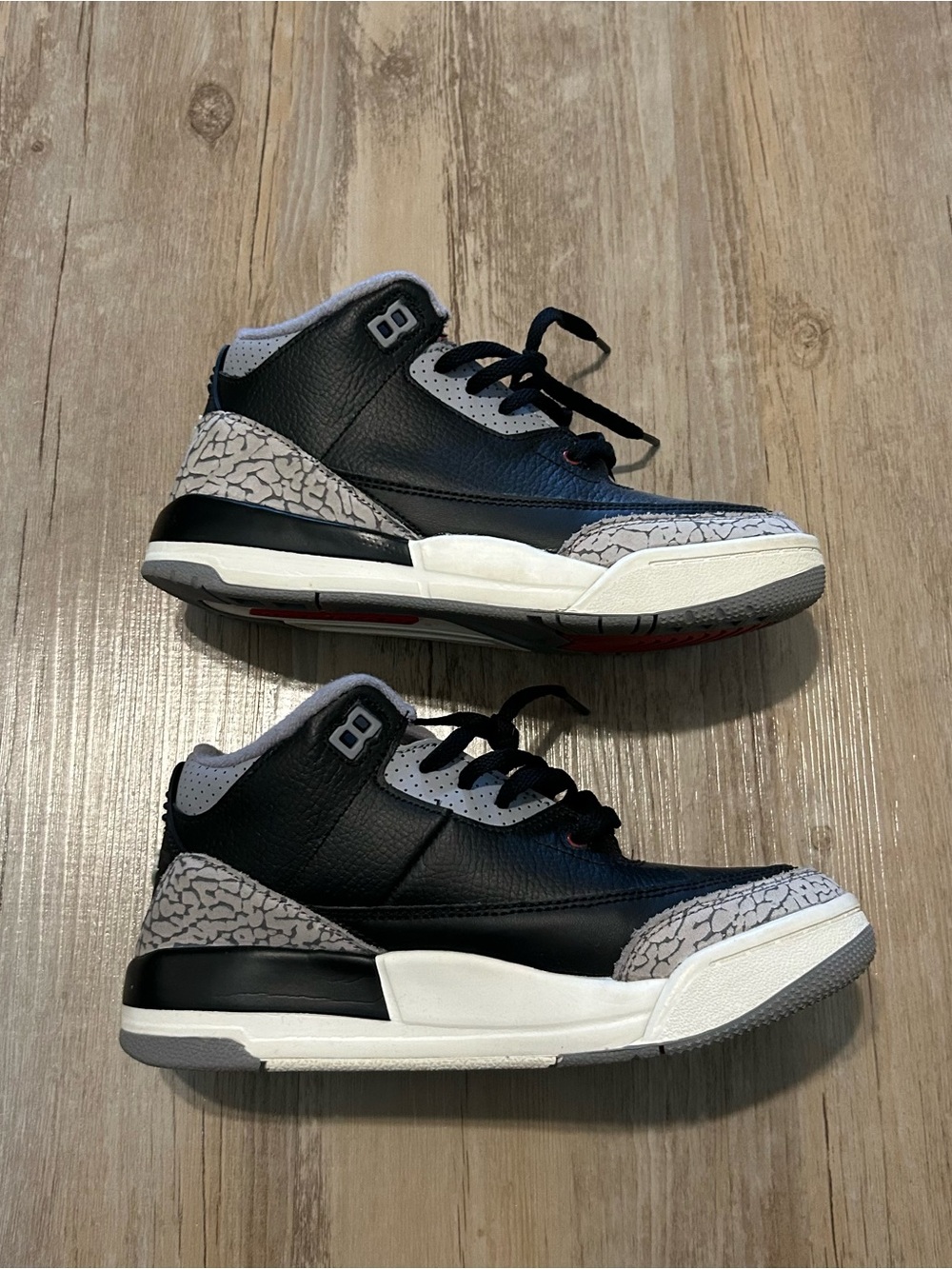 Jordan Kids Black/Gray/Red Retro Basketball Sneakers - Picture 5 of 7